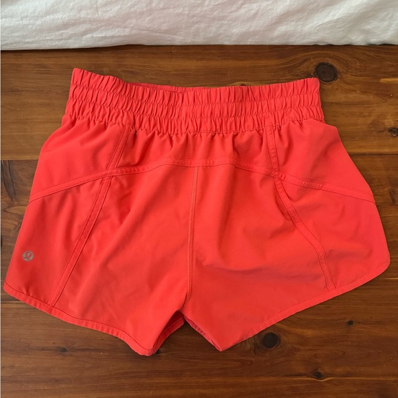 Lululemon Tracker Shorts, Size 8 - Picture 2 of 4